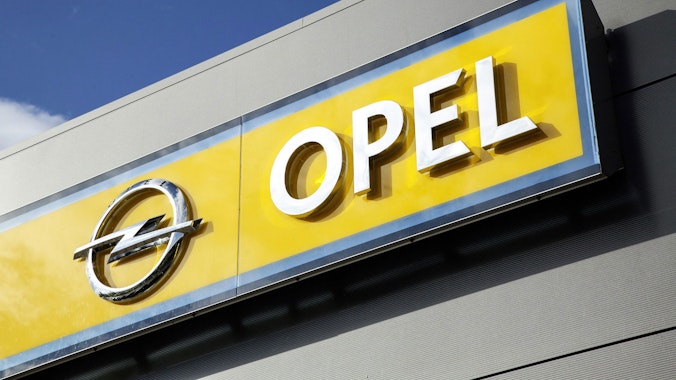 Kühlergrill mit Opel Logo